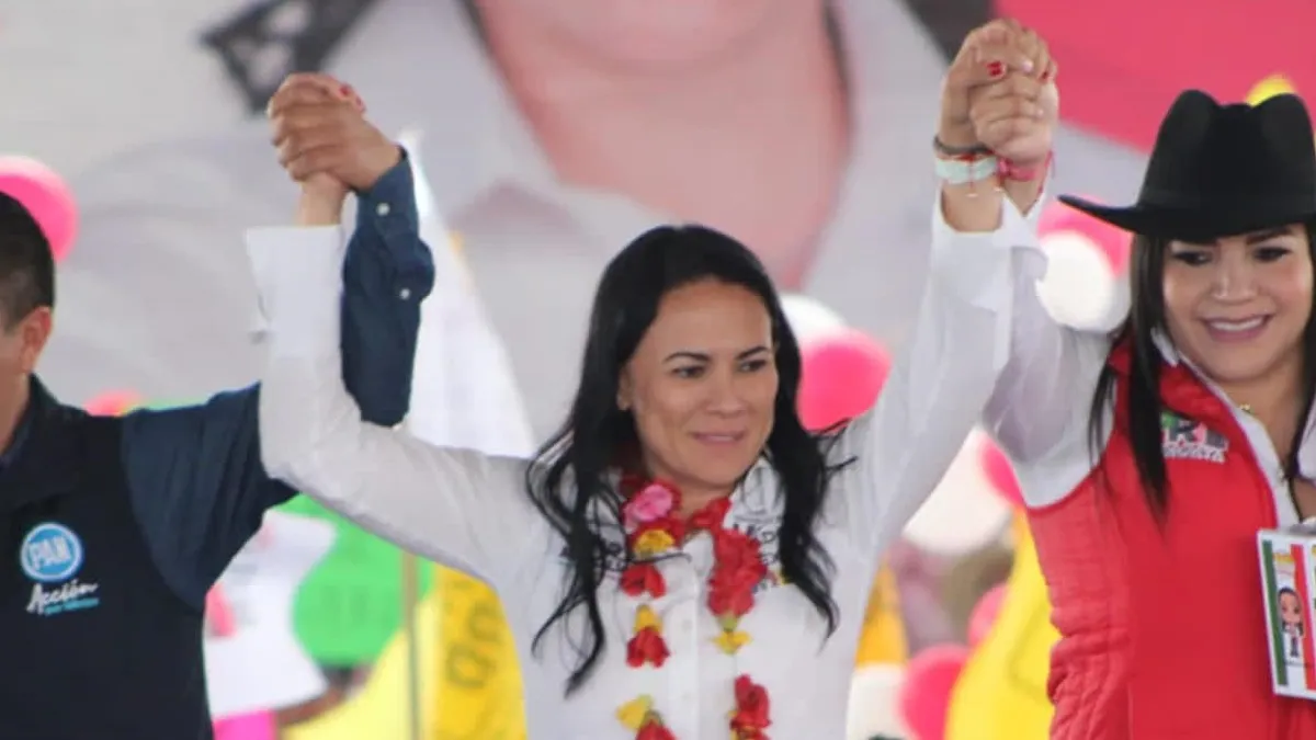 Vecinos de Hacienda Balboa y Quinta Montecarlo, aseguran que la hoy candidata a la gubernatura del Estado de México (Edomex), Alejandra del Moral simuló la compra-venta de mil 049 casas. Foto: Facebok