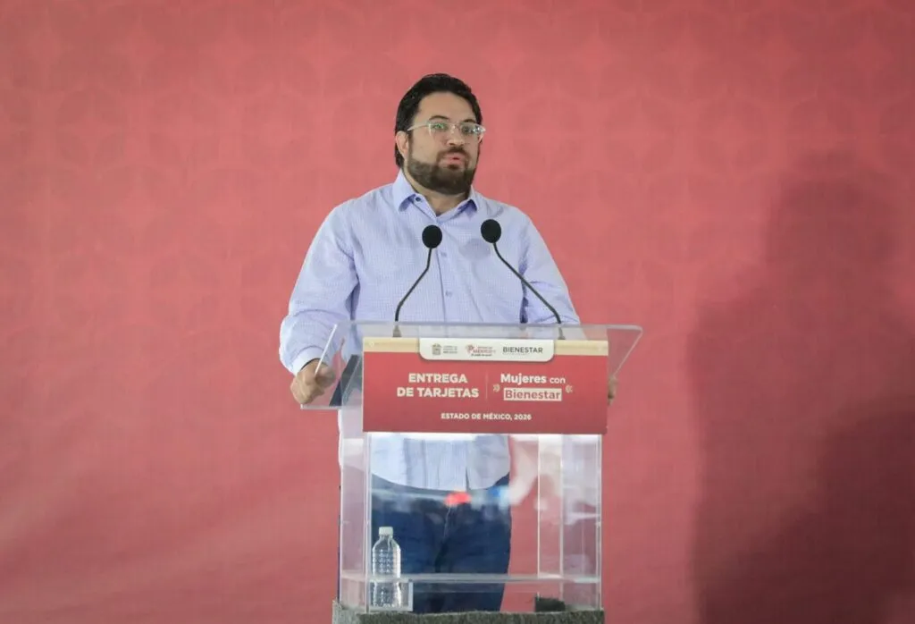 Durante tres días el alcalde Isaac Montoya y el Secretario Juan Carlos González entregaron 15 mil tarjetas de Mujeres con Bienestar