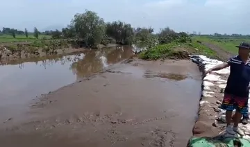 Vecinos de Chalco temen desbordamiento  de Río Amecameca, realizan bloqueo