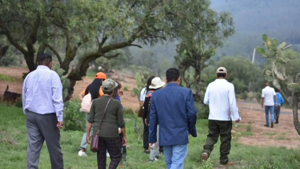 Vecinos denuncian presunta urbanización ilegal en la Sierra de Guadalupe; levantan evidencias de daños ambientales