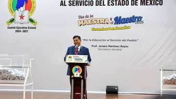 SMSEM reúne a docentes jubilados en festejos por el Día de la Maestra y el Maestro