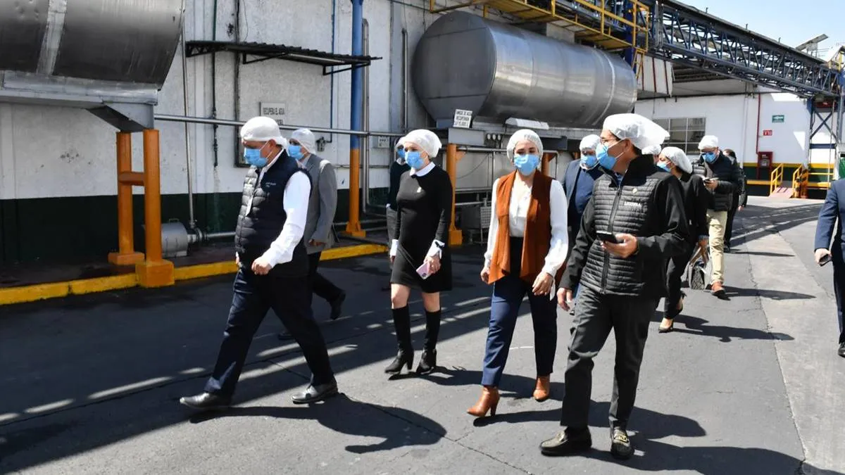 Tlalnepantla: Delfina Gómez ampliará distribución de leche Liconsa