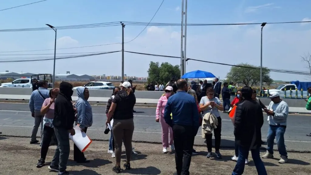 Denuncian maltrato y carencias en bachillerato de Tecámac