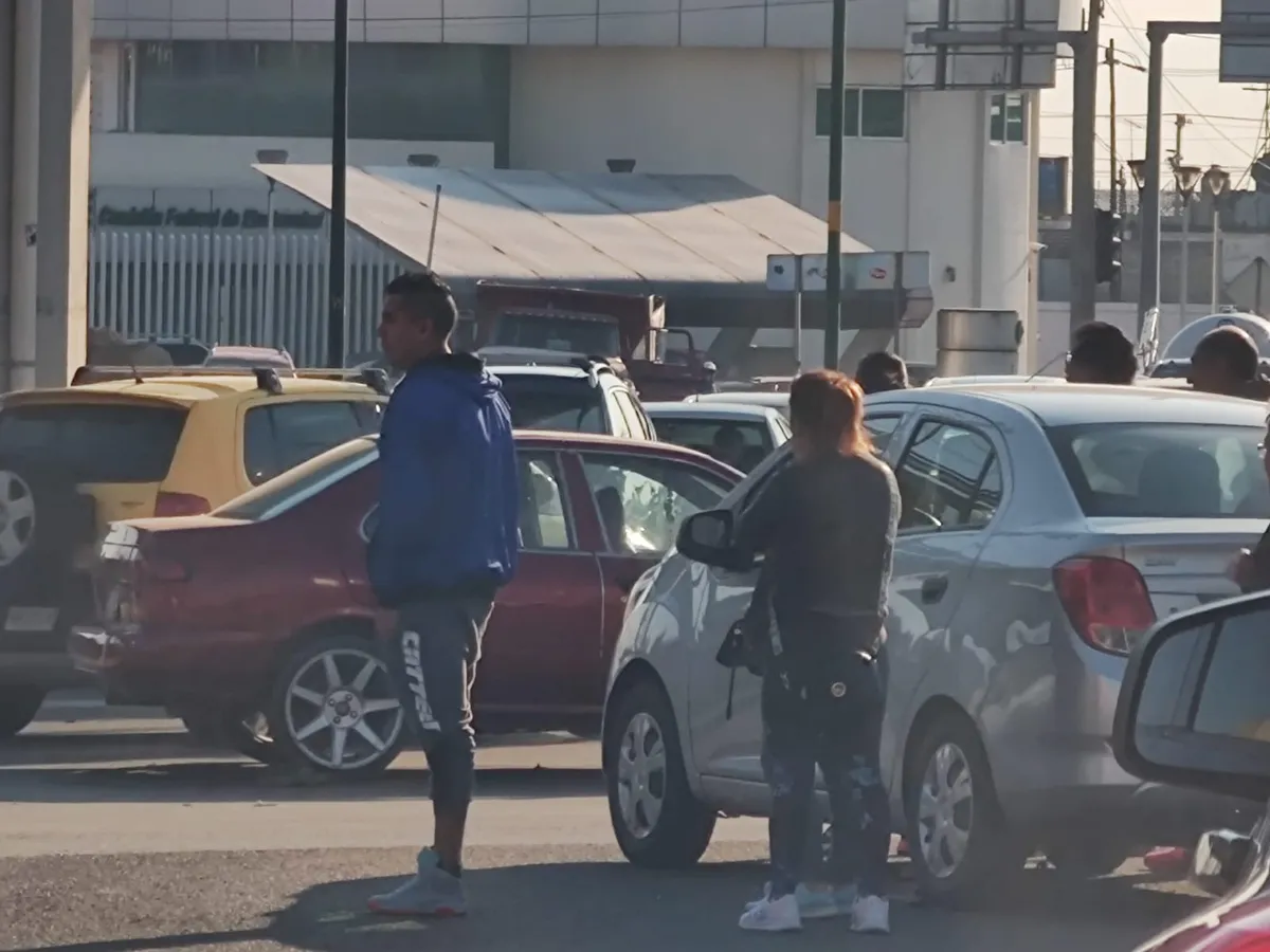 ¡Atención! Accidente en las Torres y Venustiano Carranza genera caos vial