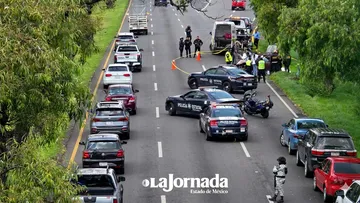 Localizan cuerpo de una mujer tras choque en Paseo Tollocan, estaba en la cajuela
