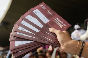 Gobierno de Delfina Gómez cerca del millón de beneficiarios con programas sociales