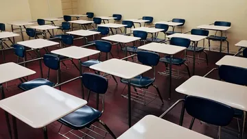 Padres y maestros acusan a SEP de sacrificar educación por Mundial de Futbol