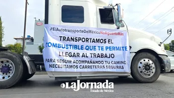 Tránsito lento en la Toluca-México por concentración de transportistas.