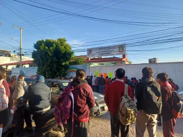 Protesta en Coacalco por presuntas irregularidades y acoso dentro de secundaria.