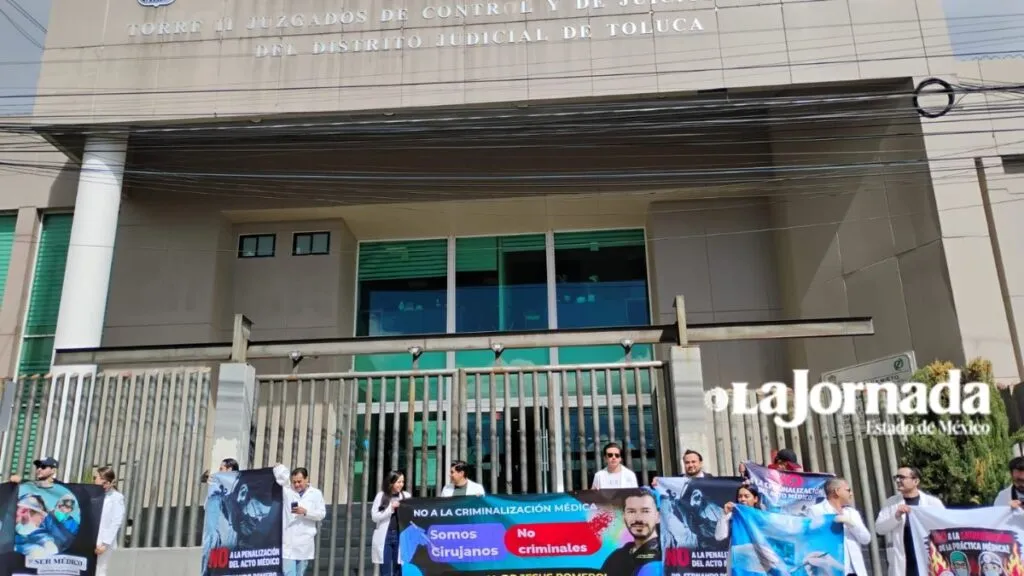 Médicos piden no criminalizar el acto médico-quirúrgico; piden juicio justo para Jesús Fernando Romero