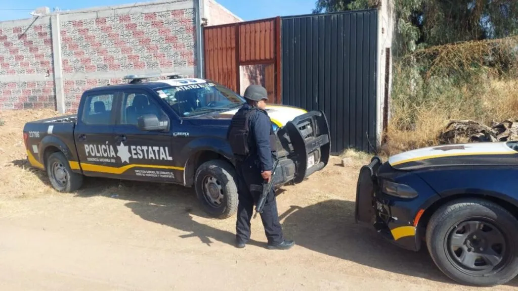 [FOTOS] Identifican auto de criminales usado en intento de asalto en la Texcoco-Calpulalpan