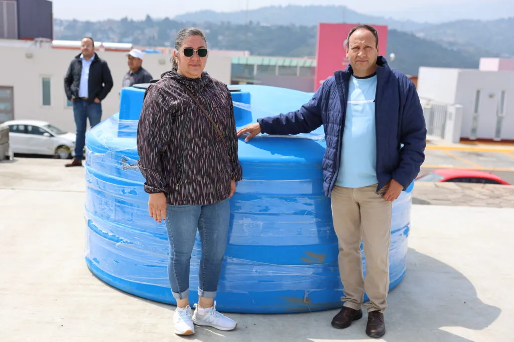 Entrega Huixquilucan materiales para mejorar hogares de familias
