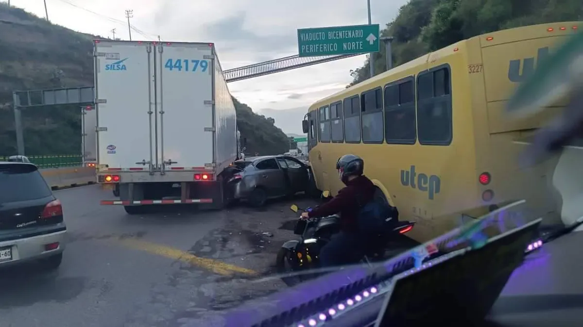 Tlalnepantla: Se reportó aparatoso accidente en el Periférico Norte