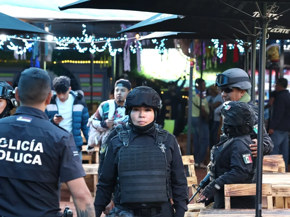 Suspenden establecimiento irregular que vendía bebidas alcohólicas a adolescentes en Toluca