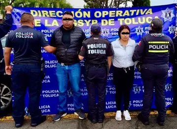 Policía de Toluca detiene a siete personas y recupera seis vehículos robados