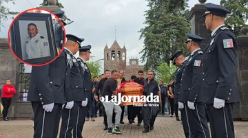 Rinden homenaje luctuoso a policía caído en robo de San Mateo Atenco