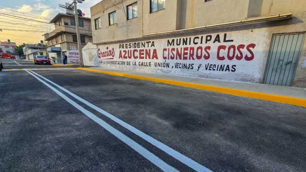 Ecatepec pavimenta calles olvidadas por décadas
