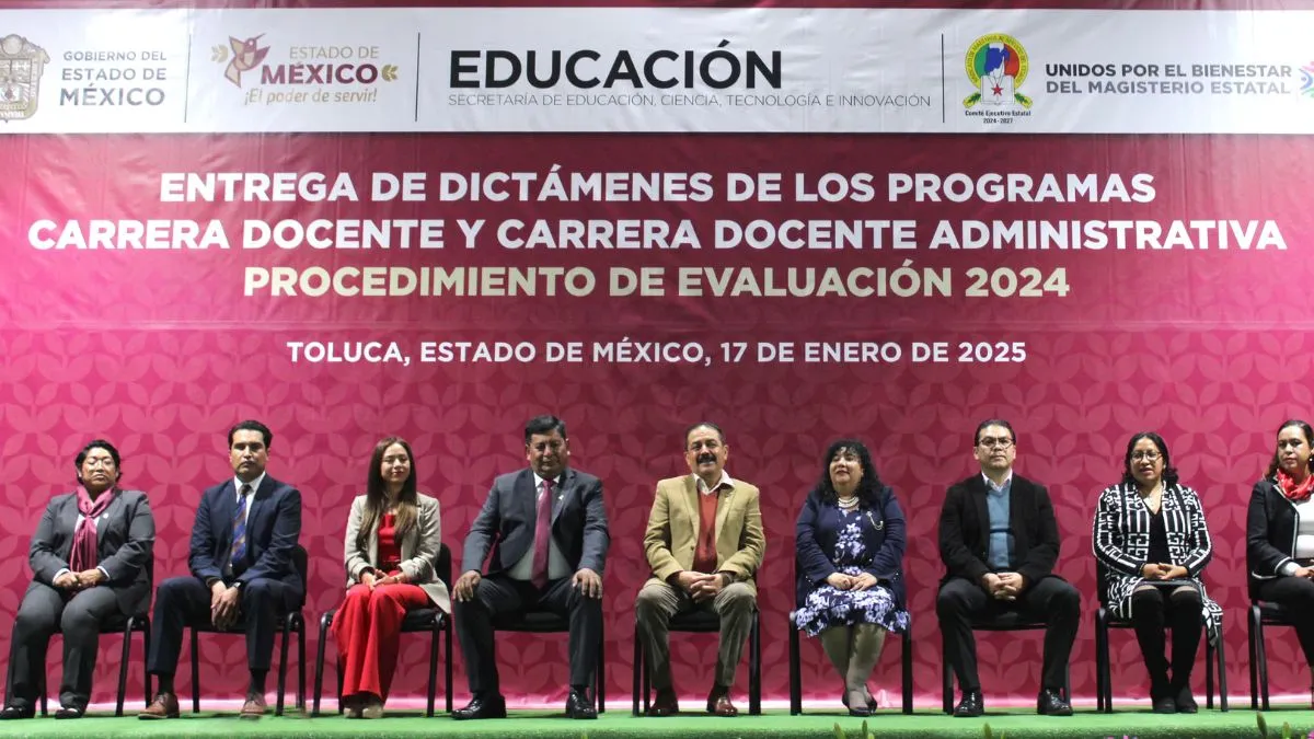 SMSEM y SECTI entregan dictámenes a docentes