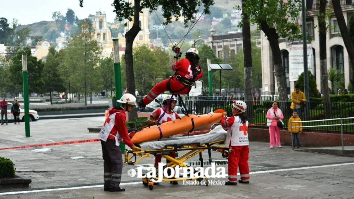 Toluca: Celebran Día del Socorrista con feria de servicios