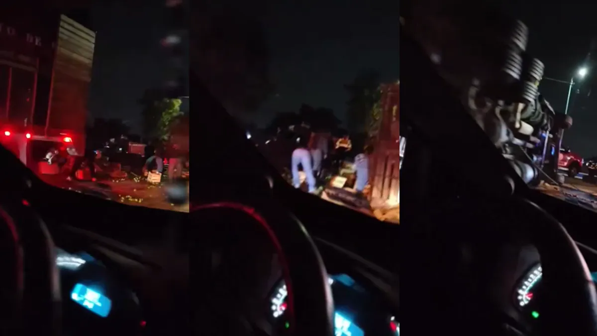 Reportan volcadura de camión de tomates sobre Jesús Reyes Heroles en Tlalnepantla [VIDEO]