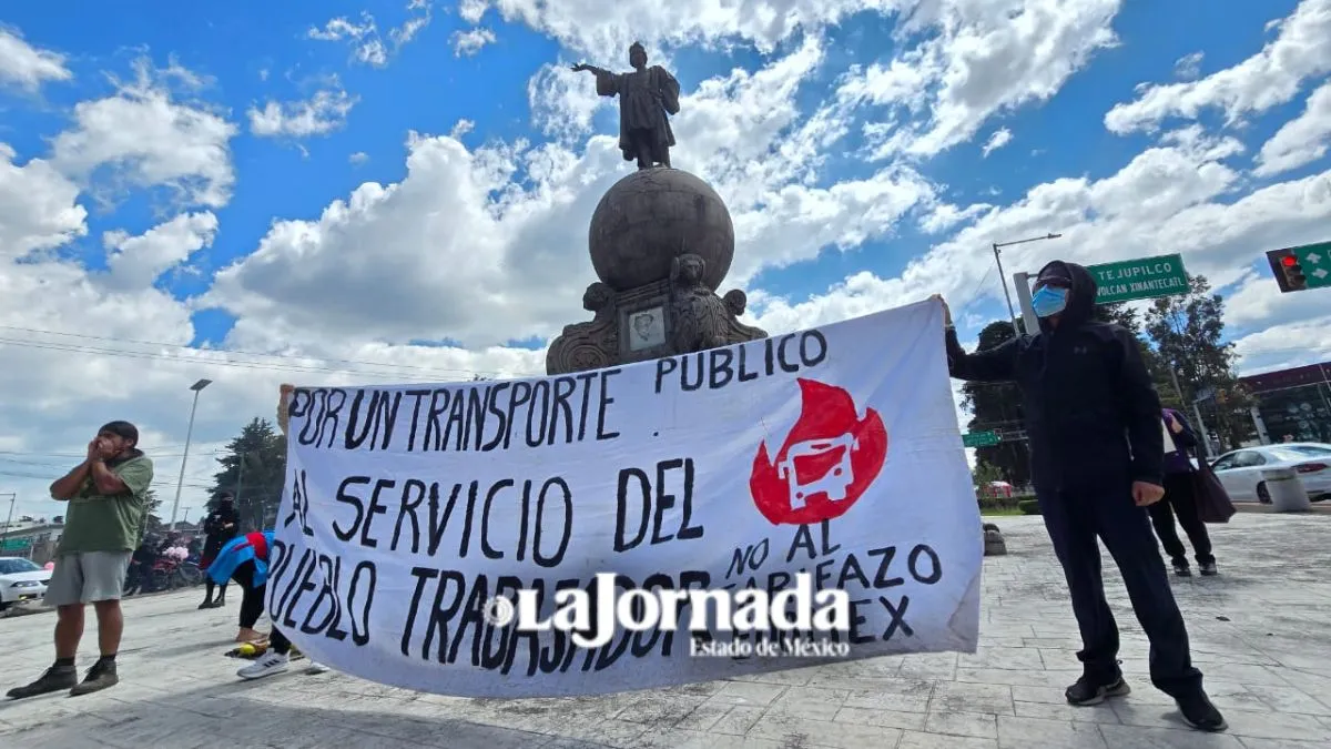 Colectivo "No al Tarifazo" se manifiesta en Toluca