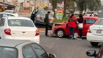 Accidente vehicular provoca tráfico en la entrada a Sauces