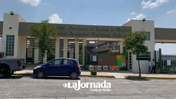 #Potrogate Docentes de la UAEMéx conmemoran su día en protesta