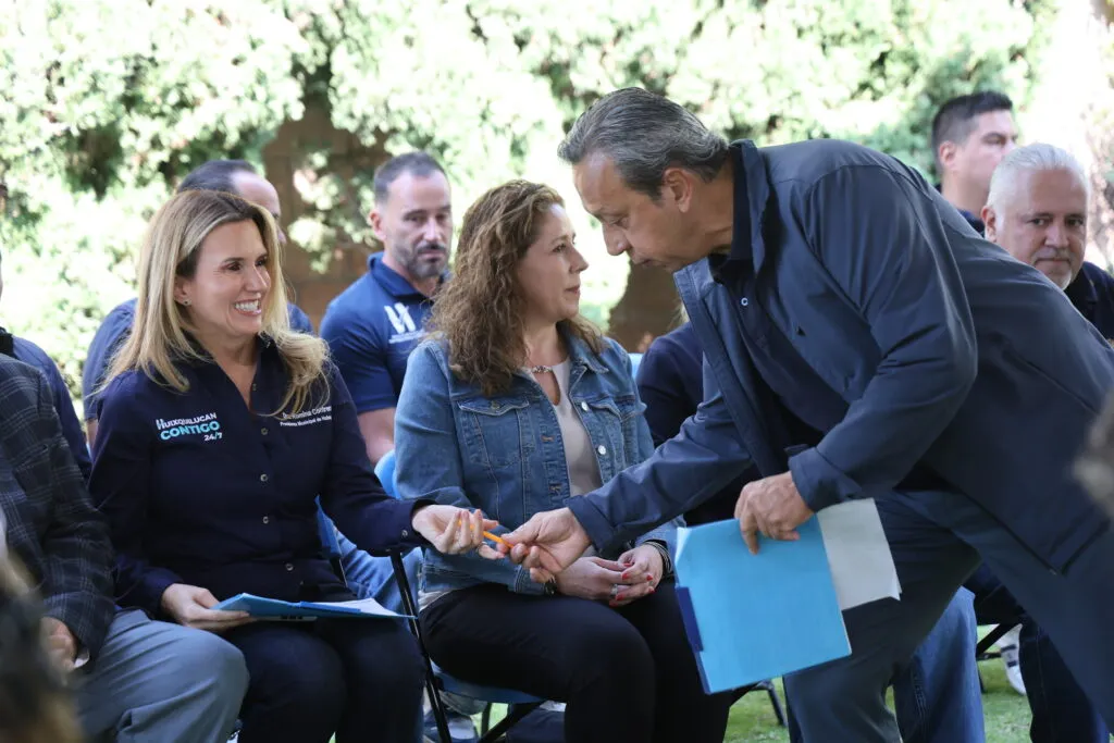 Reconocen vecinos eficiencia de “Huixquilucan Contigo 24/7” ante respuesta inmediata a sus demandas