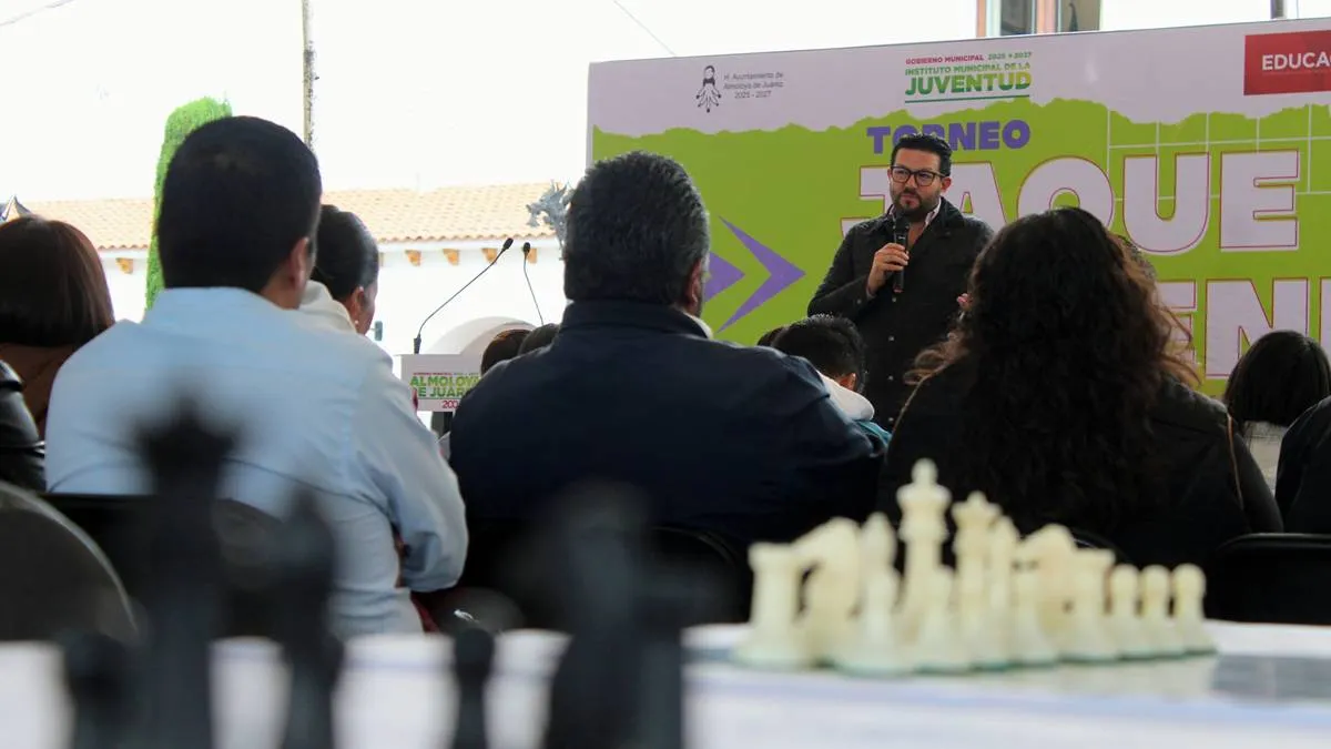 Adolfo Solís se compromete con a apoyar con gastos a estudiantes calificados en ajedrez