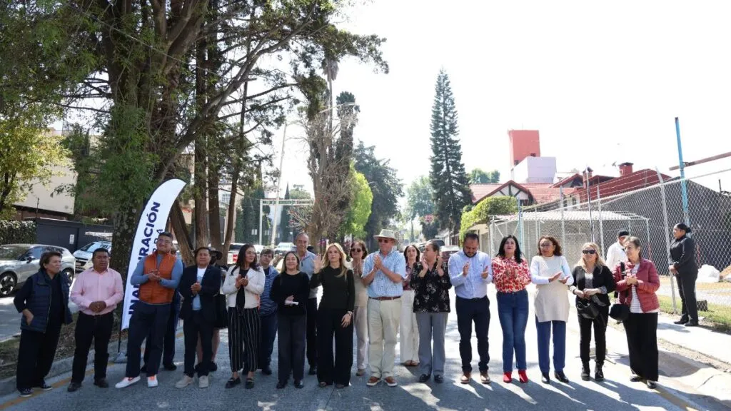 Huixquilucan reduce tránsito vehicular en Lomas Anáhuac con repavimentación de avenida