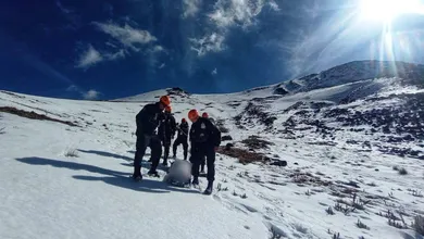 Policías de Alta Montaña rescatan a jóvenes perdidos en el Nevado de Toluca