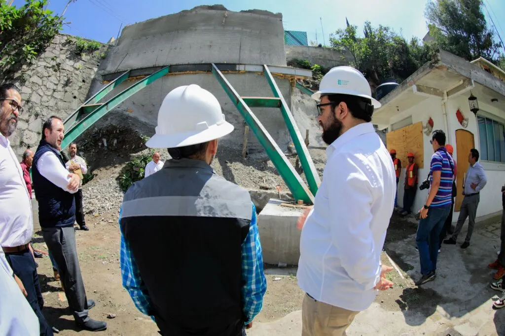 Encabeza Isaac Montoya conclusión de demolición controlada del edificio de la Col. Ampliación Benito Juárez: Misión cumplida