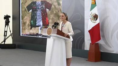 La presidenta señaló que para esta opción se están evaluando los costos pues lo que se pretende es disminuir el gasto electoral. Foto Especial Saúl López / Presidencia