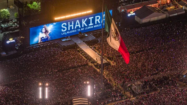 Shakira en el Zócalo reunió a 400 mil personas. Sheinbaum celebró el concierto que abarrotó el corazón de la CDMX.