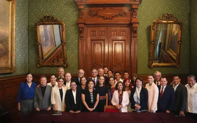 Presidenta Sheinbaum y gobernadores analizan retos del nuevo sistema de salud IMSS Bienestar en reunión clave.