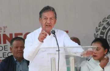 Higinio Martínez anuncia reincorporación al Senado