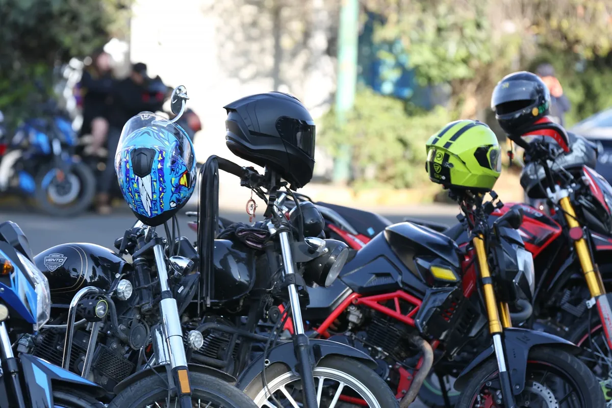 Impulsan uso de cascos de motociclistas en Toluca