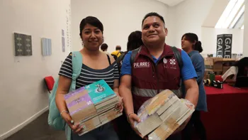 Fortalecen clubes de lectura PILARES con 5 mil libros del FCE
