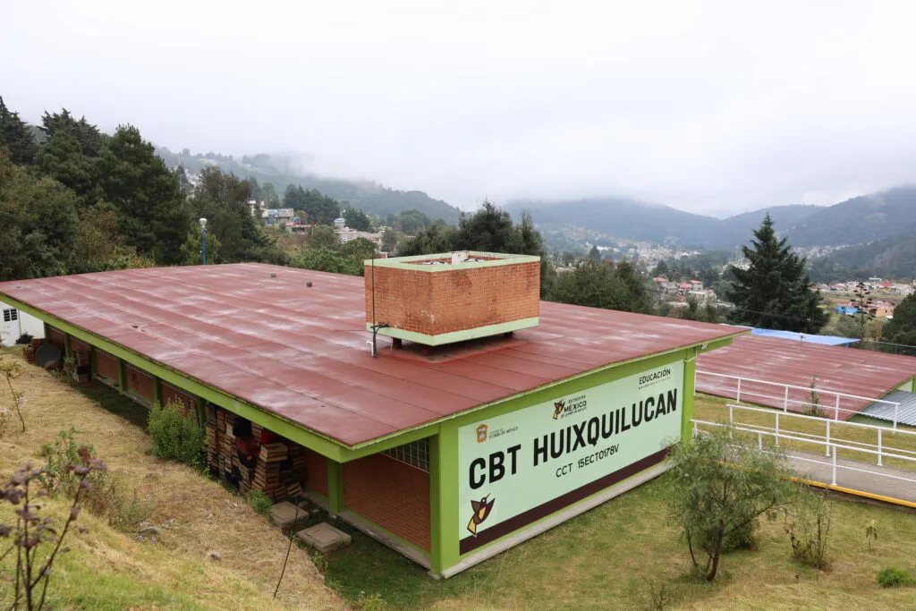 Inaugura Huixquilucan comedor escolar en beneficio de más de 450 estudiantes de bachillerato