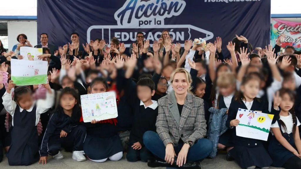 Huixquilucan beneficia a más de mil 500 estudiantes con lentes y exámenes de la vista