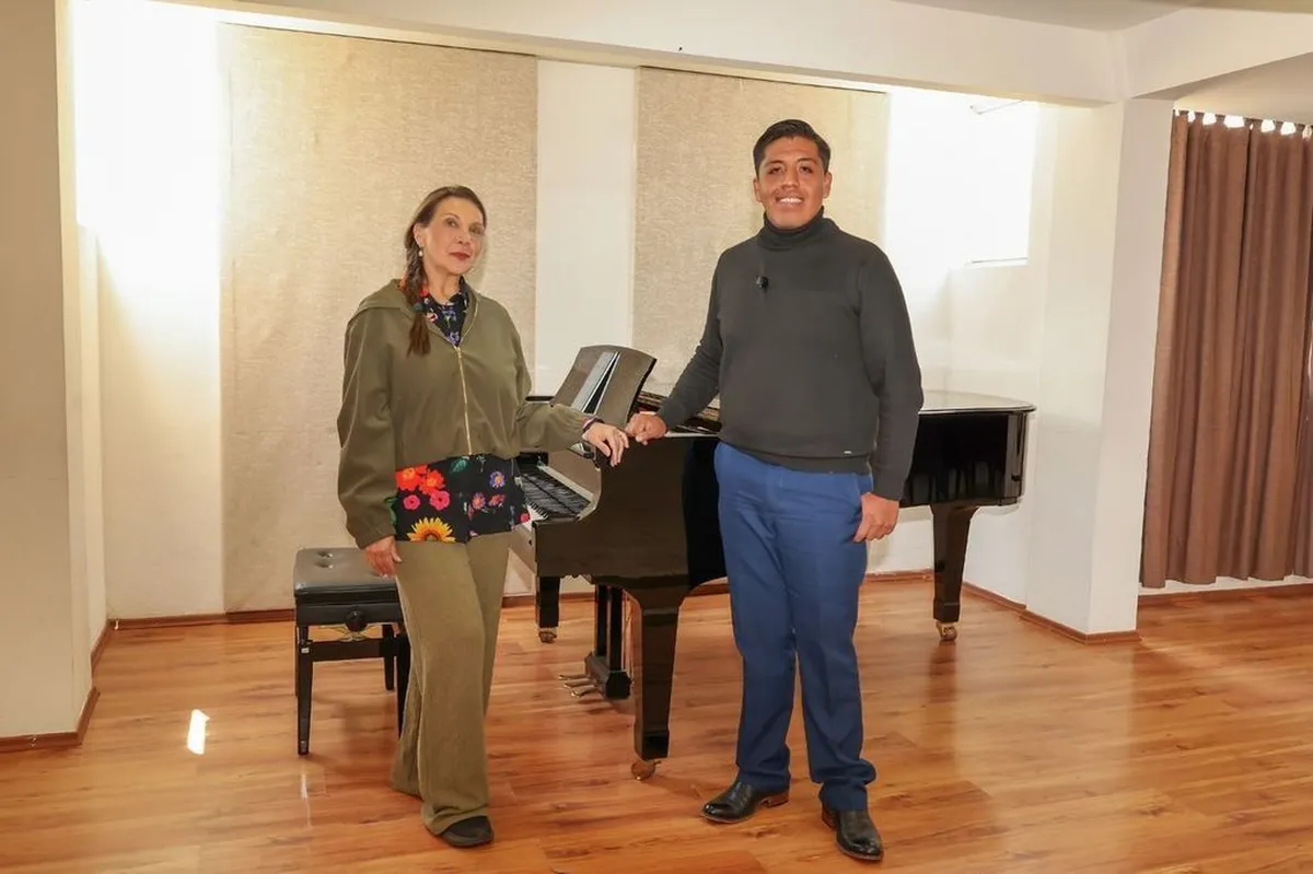 Emanuel Zavala, estudiante de la UAEMéx logra tercer lugar en concurso mundial de canto