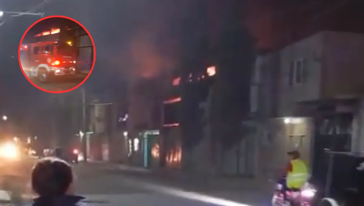 Incendio en fábrica de esponjas en Chalco moviliza a cuerpos de emergencia