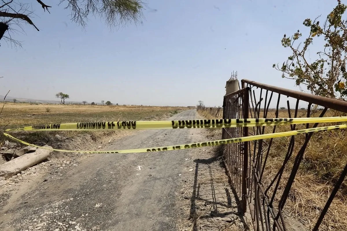 Cabe señalar que suman tres policías de la misma localidad detenidos que supuestamente están relacionados al caso.