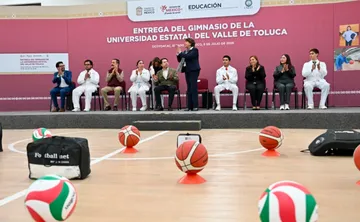 Delfina Gómez inaugura gimnasio de 36 millones de pesos en la UNEVT Ocoyoacac