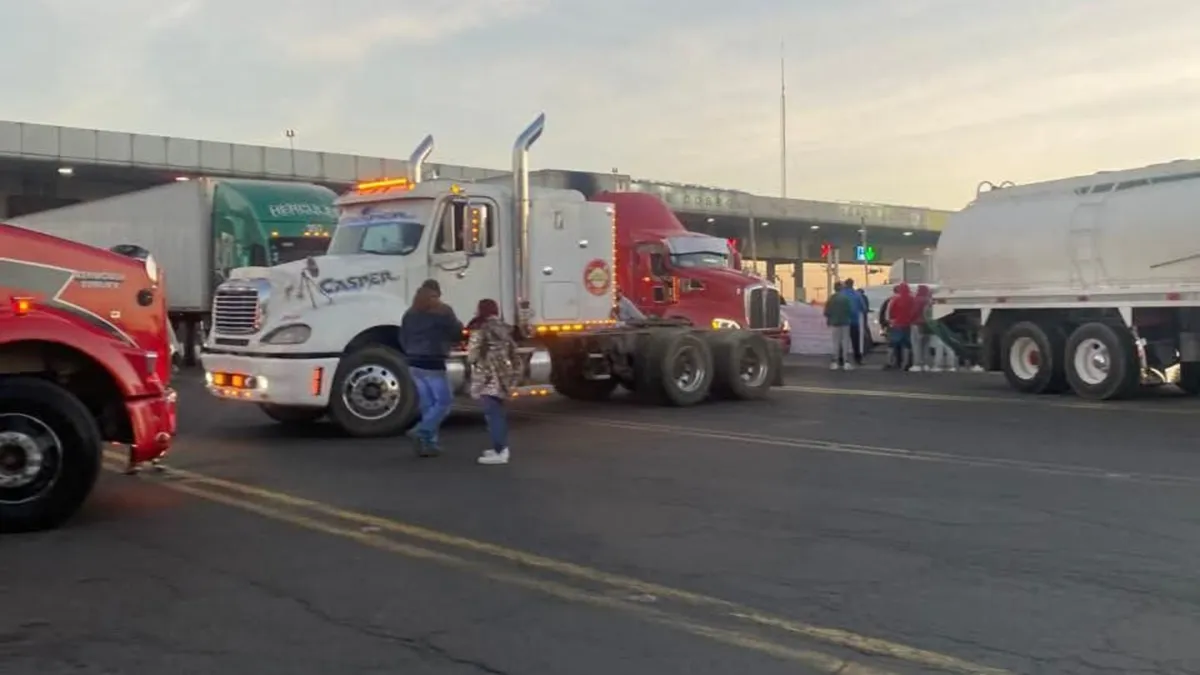 Caos en la México-Querétaro: Piperos bloquean autopista en Tepotzotlán por crisis de agua