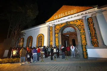 ¿Cuándo inician los recorridos nocturnos en el Panteón de la Soledad, Toluca?