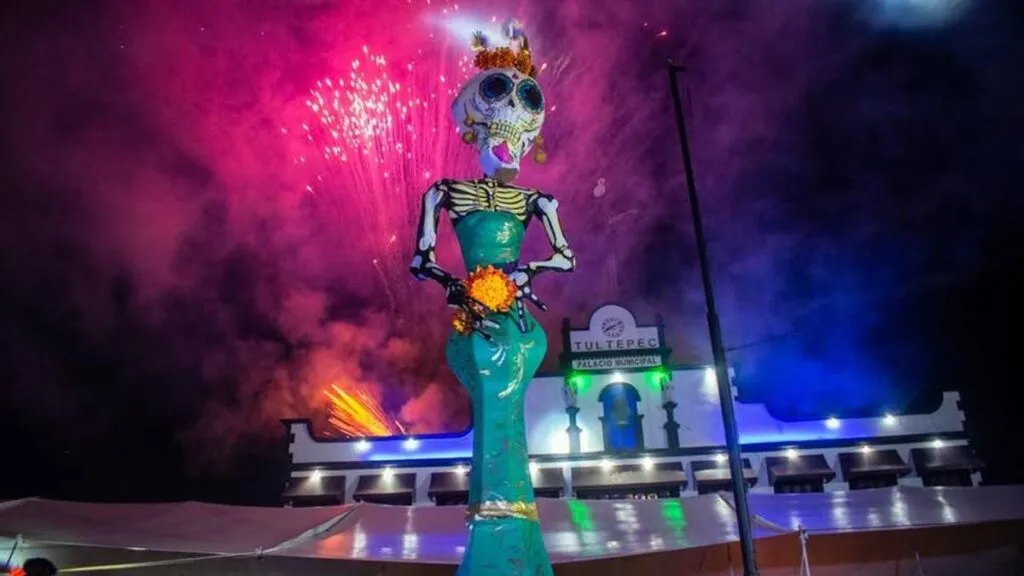 Tultepec celebra 150 años del Paseo de los Muertitos