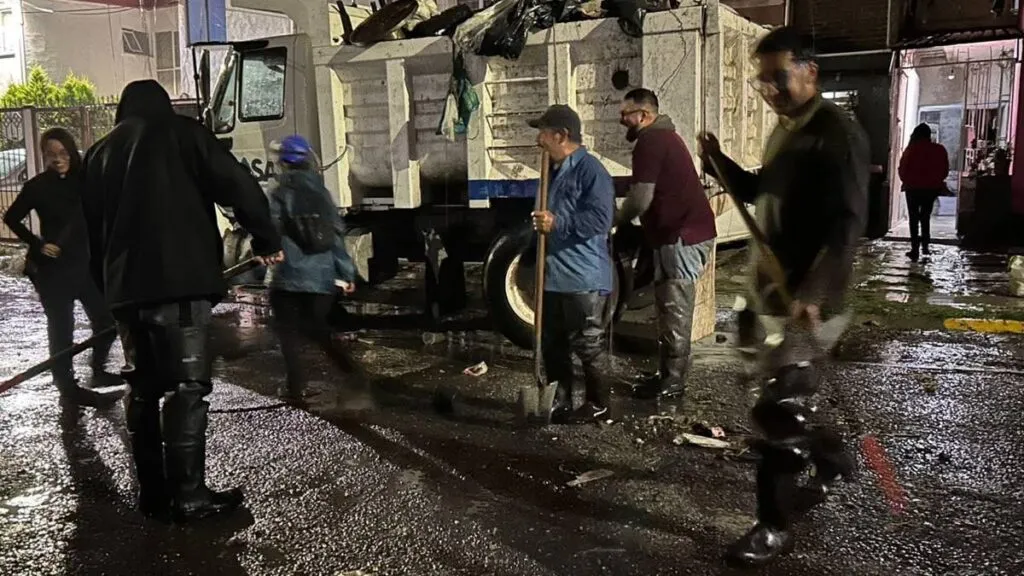 Más de 100 viviendas afectadas por torrencial en Atizapán