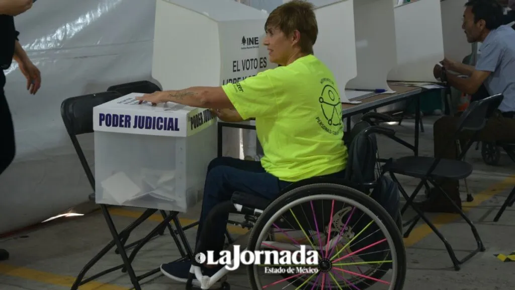 Árbitros electorales realizan simulacro de votación de elección judicial en el Edomex