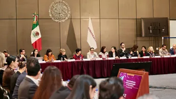 Rosa Icela Rodríguez Velázquez encabezó una reunión con autoridades municipales para evaluar los avances de la estrategia Territorios de Paz.